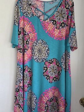 Pink Coconut Boutique Turquoise Floral Medallion V-Neck Tunic/dress- Women's Xl